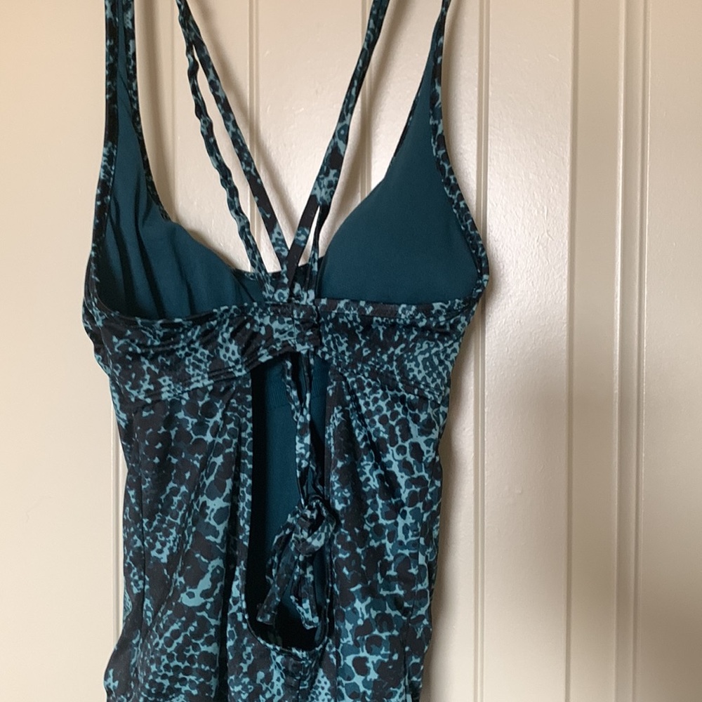 Swimsuit - Picture 3 of 4